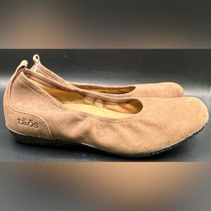 Taos - Brown Suede Women's Flats- Size:6.5, New‎ with tags